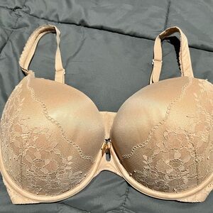 Victoria's Secret Lace Bra in Beige34DDD